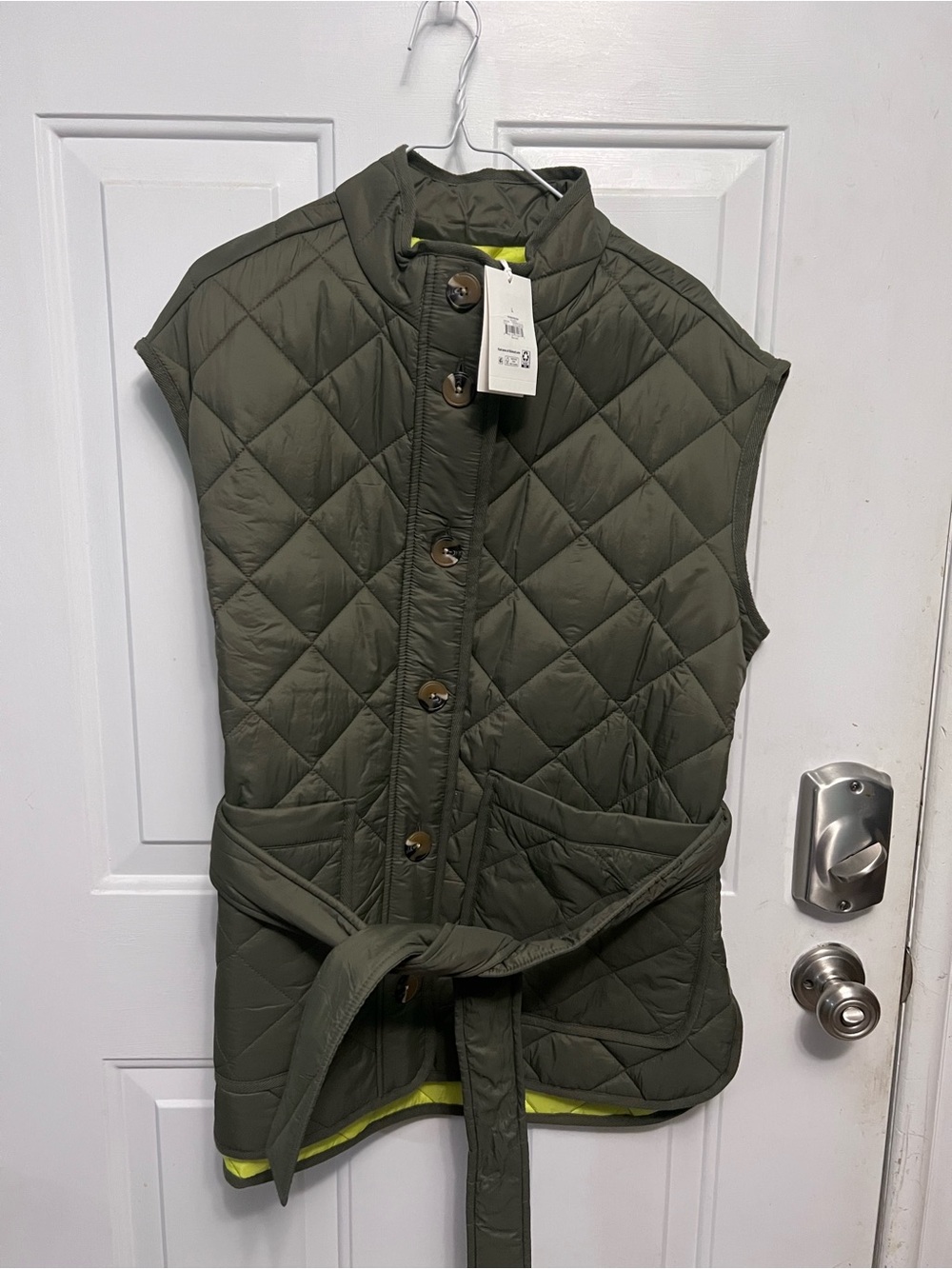 Free Assembly Women’s Quilted Puffer Vest Olive Green Tie Waist  NWT Large